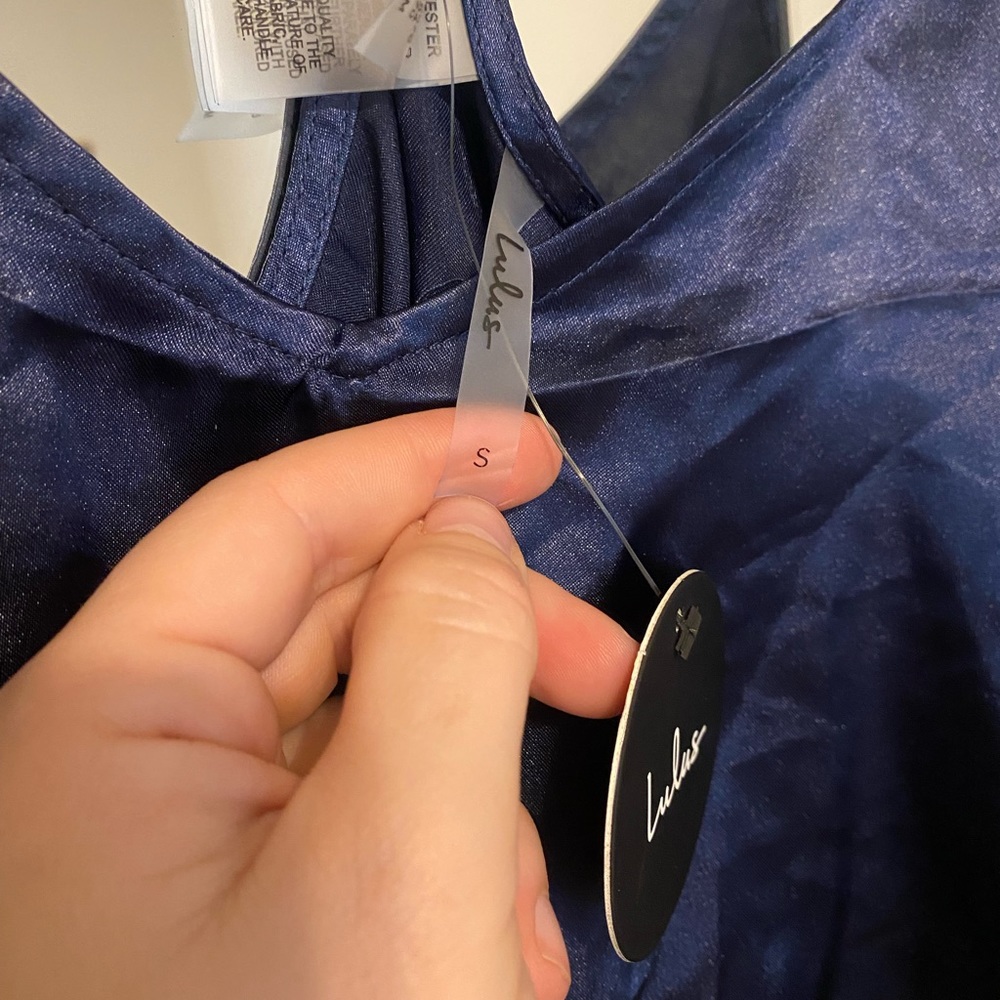 NWT LuLus Cropped Razor Silk Tank - Picture 2 of 3